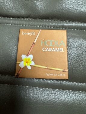 Benefit Hoola Caramel Bronzer - Brown